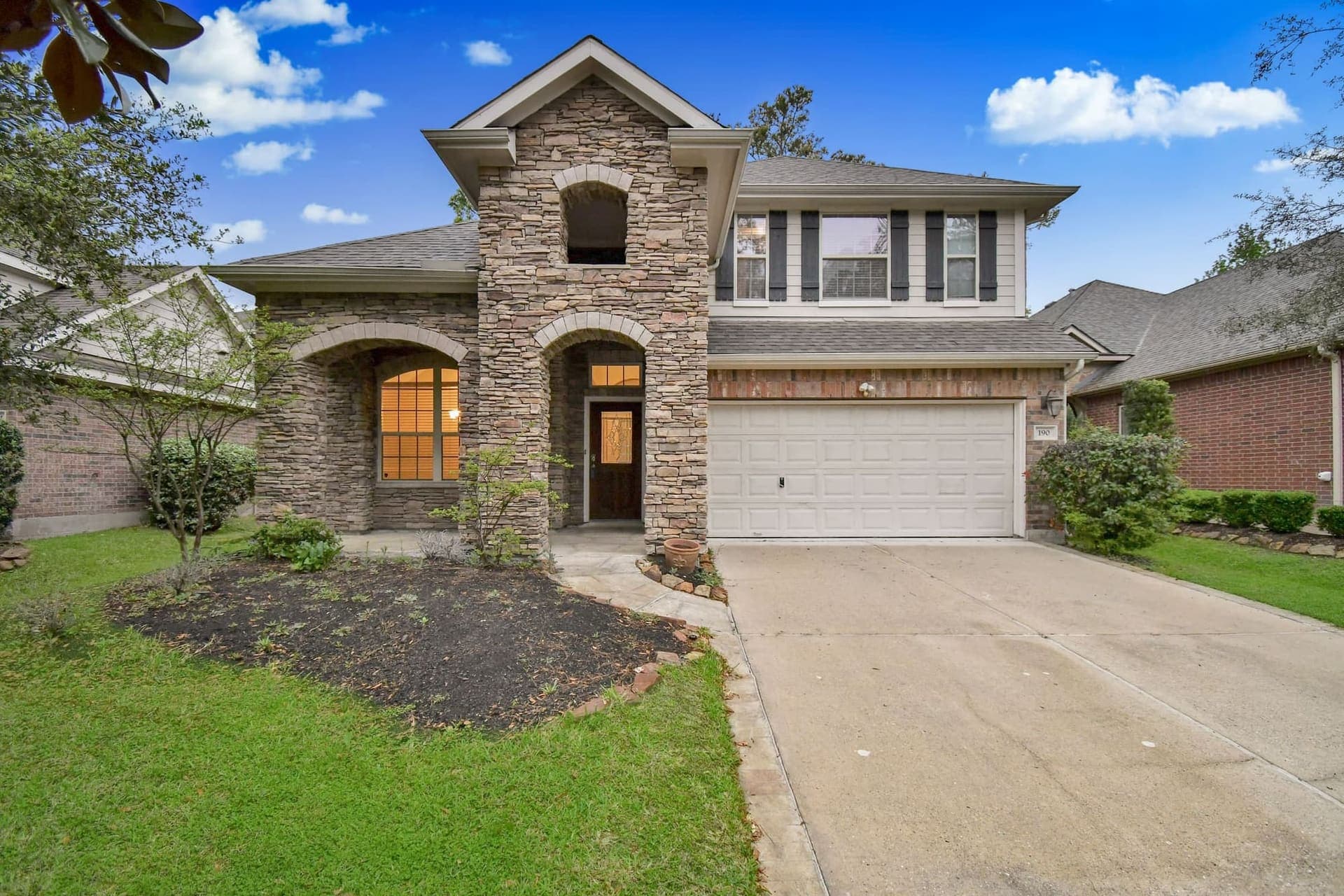 Real estate photography by Lexma — Houston property exterior